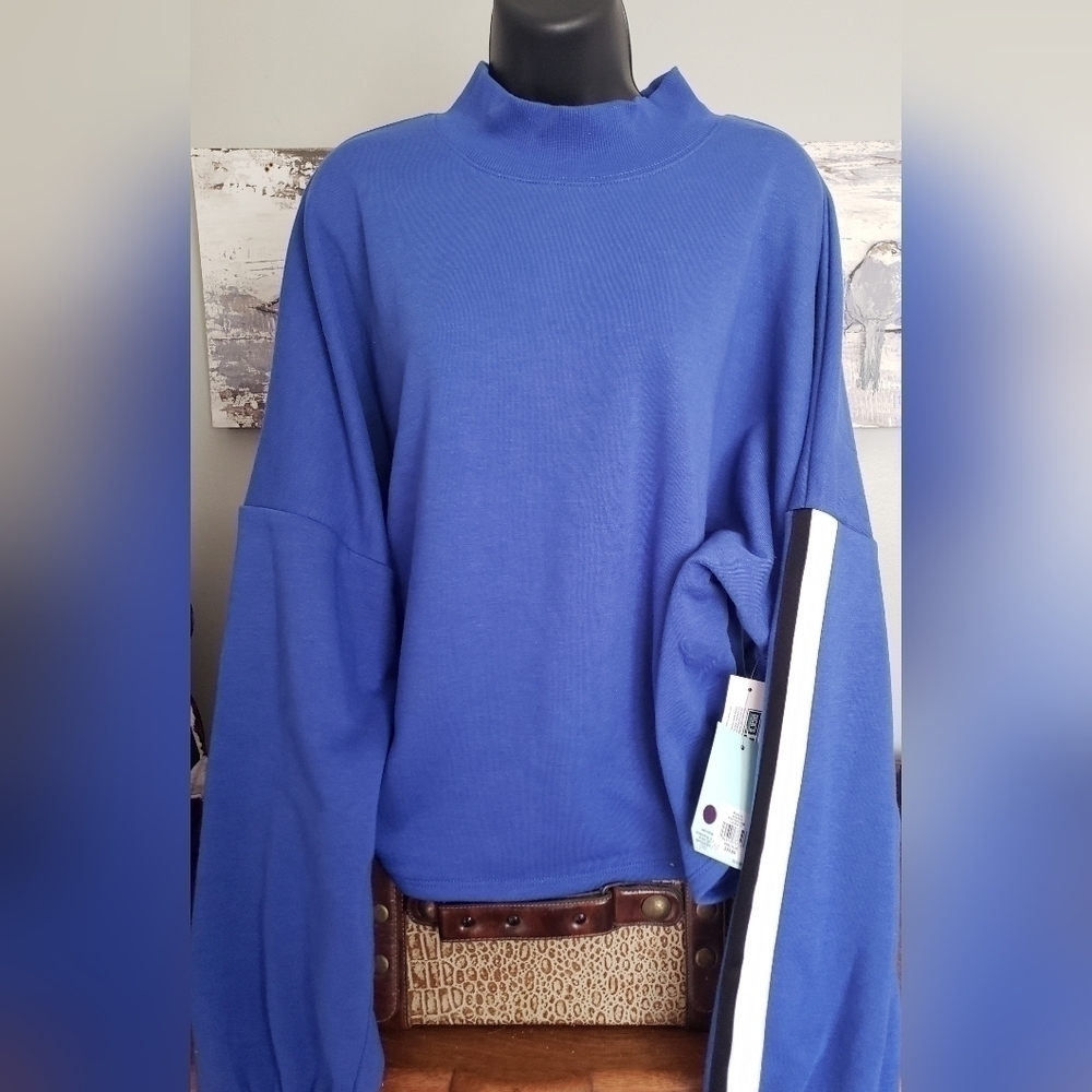 DSG Crop Sweatshirt Navy Blue Size 2XL NWT